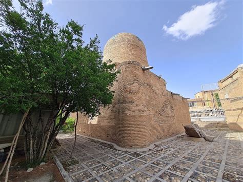 Hamadan's Tomb of Esther and Mordechai: A Glimpse into Ancient History and Jewish Heritage!