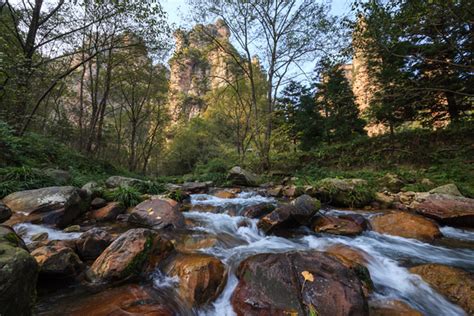 Golden Whip Stream, A Magical Journey Through Limestone Wonders and Enchanting Waterfalls!