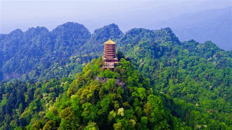 Qingcheng Mountain Scenic Area: A Historic Gem for Nature Enthusiasts and Spiritual Seekers!