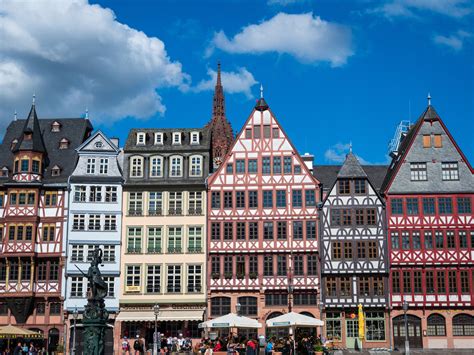 The Old Town Hall of Frankfurt: A Majestic Medieval Marvel and Historical Gem!