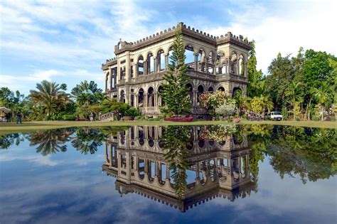 The Ruins of Bacolod: A Whispering Ode to Time and Romance!